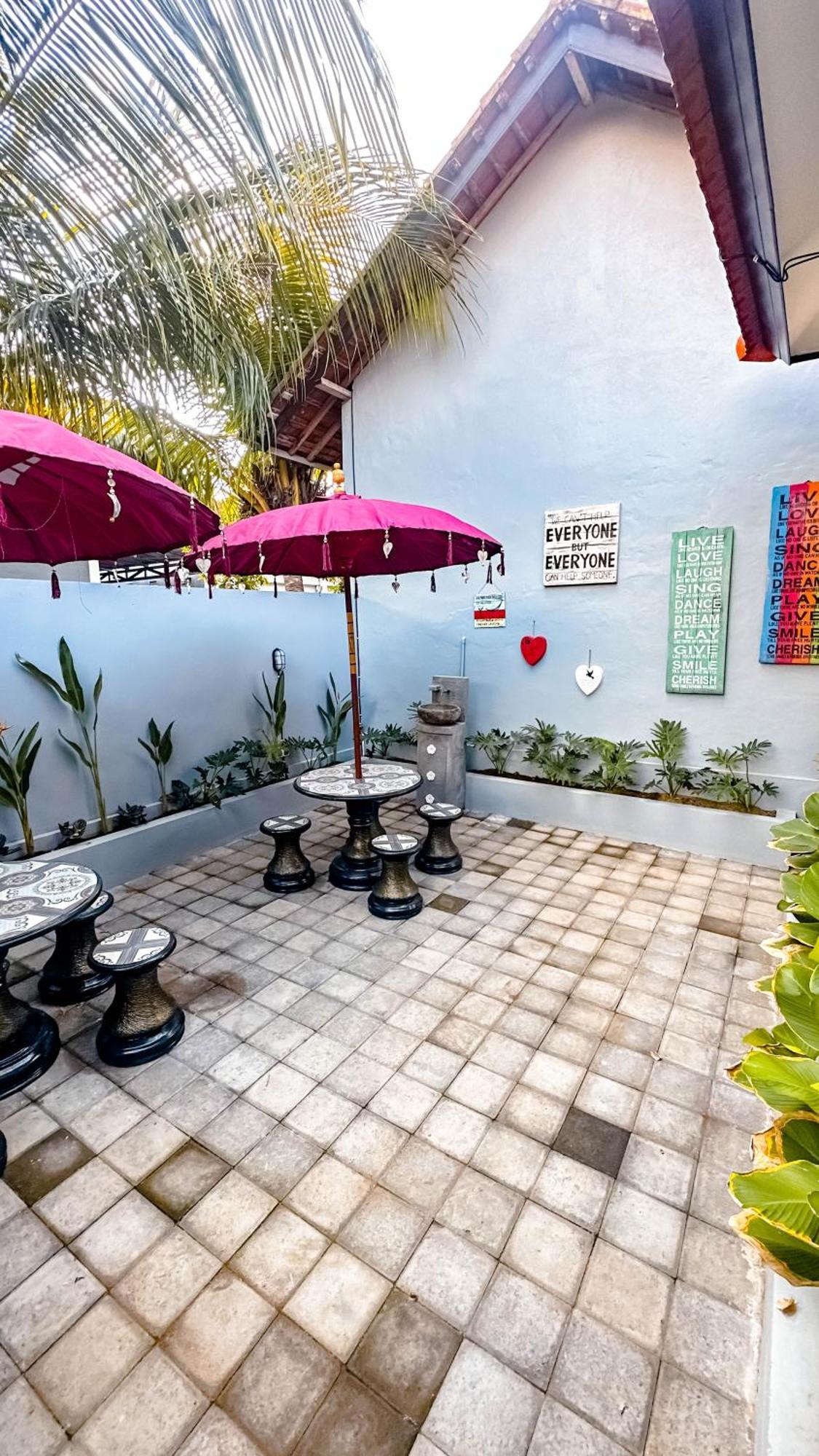 Adhi Homestay Nusa Dua  Esterno foto